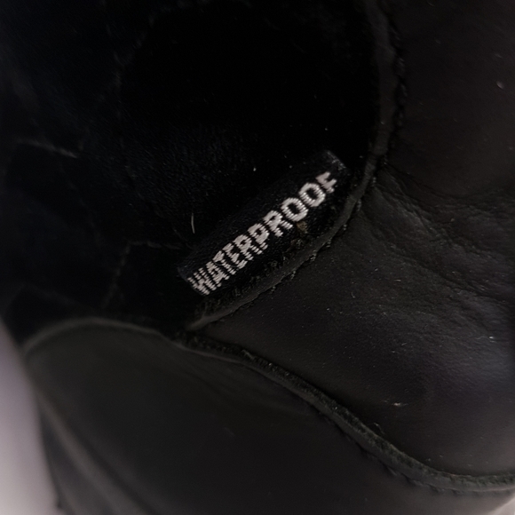 The North Face Primaloft 200Gram Insulation US7 Suede & Leather Winter Boot - Picture 6 of 9